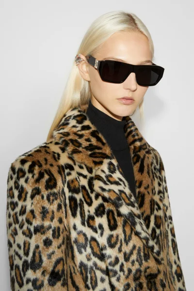 Look 15